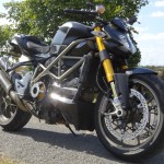 Ducati noire Streetfighter 1098 S de David Jazt