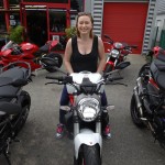Laura essaye la Ducati 821