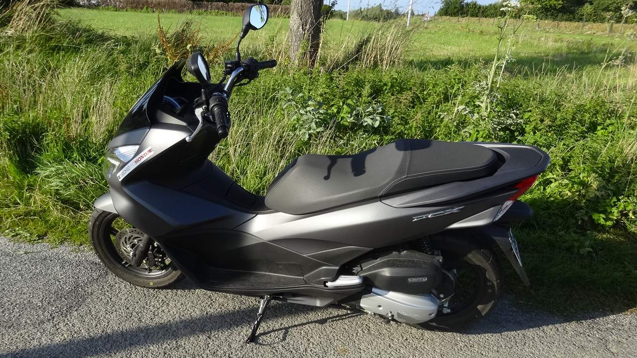 honda Scooter pcx 125 gris mat 2014