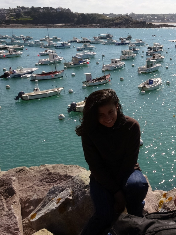 Mélodie, la femme de Romain à Erquy en bord de mer