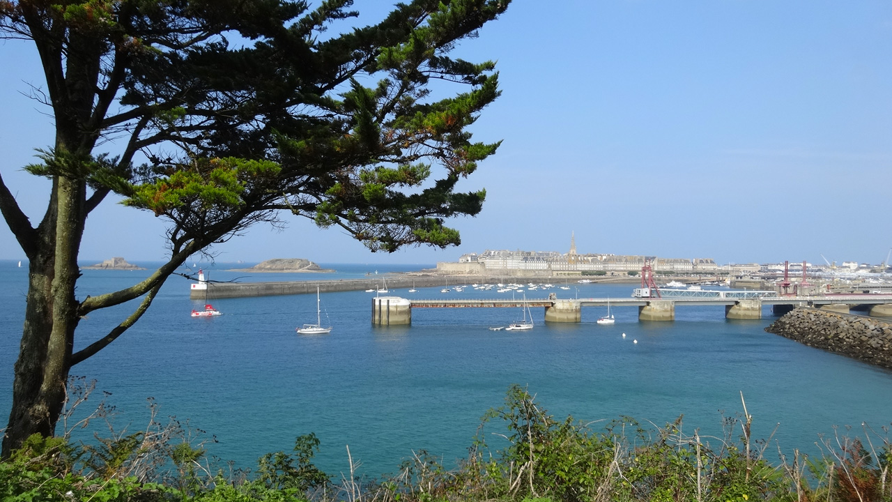 vue vers Intra Muros depuis la Cité d'Aleth de Saint-Servan