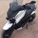 scooter Yamaha X max blanc