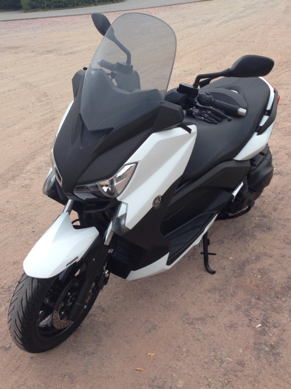 scooter Yamaha X max blanc