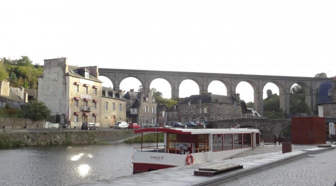 Dinan, vue depuis le port de plaisance