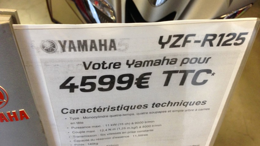 4599 euros pour le R125 2015