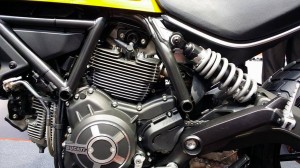 moteur du scrambler icon jaune