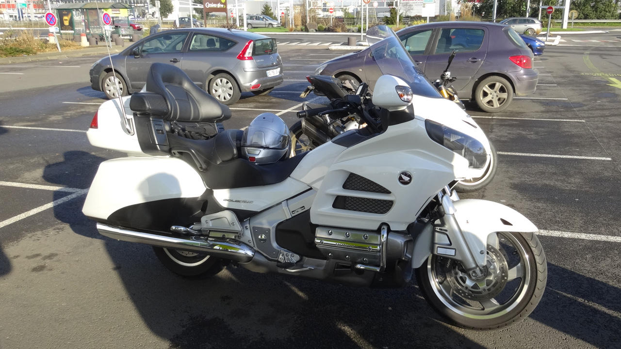 Honda Goldwing blanche