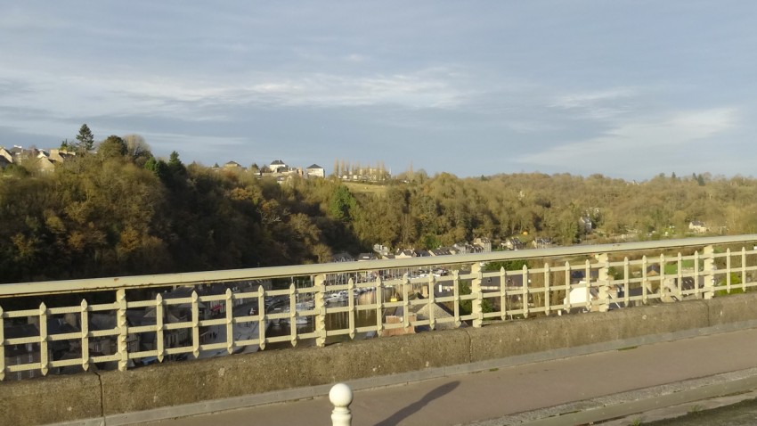 vue sur le port de Dinan depuis le pont 