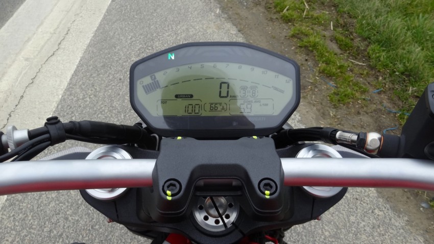 100km à bord du Monster 821