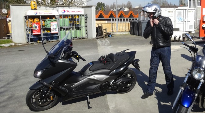 Laurent sur son Yamaha TMax Iron