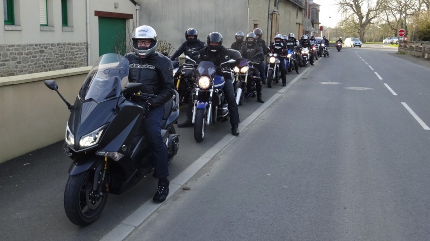 Motard à Combourg