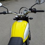 guidon large sur le Scrambler