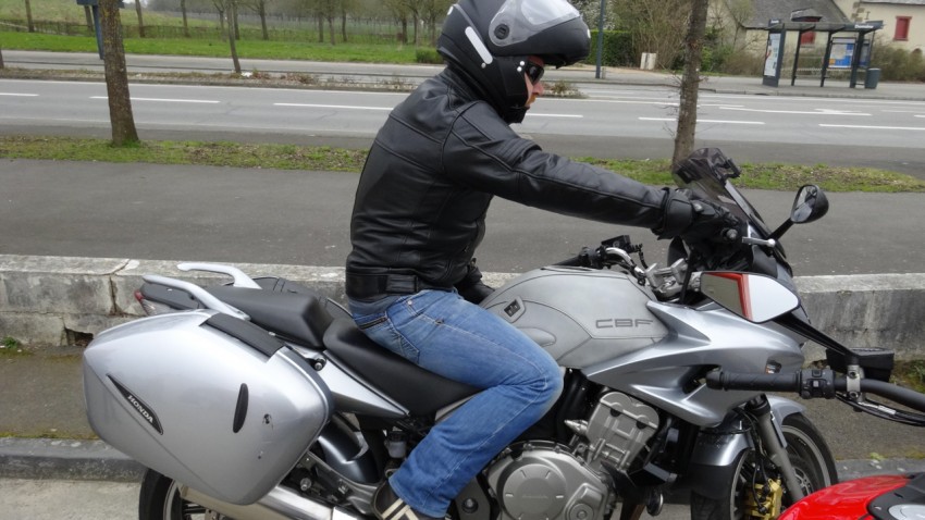 Eric sur sa moto, motard Rennais