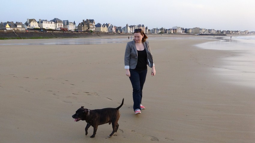 Laura et Tao sur la plage de Rochebonne à Saint-Malo