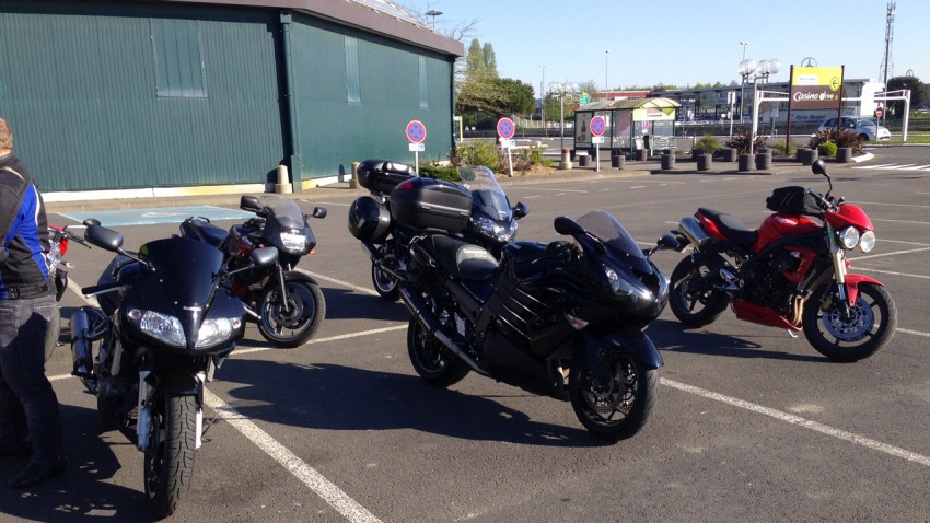 moto au départ de la balade du 19 avril