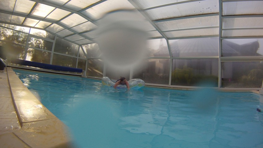 baignade en piscine privée et chauffée à Fouesnant
