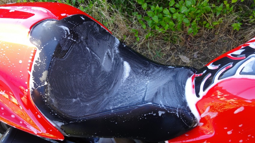 comment nettoyer une selle de moto ?