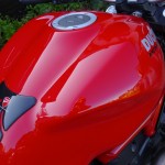 réservoir de moto neuf avec les produits Meguiar's