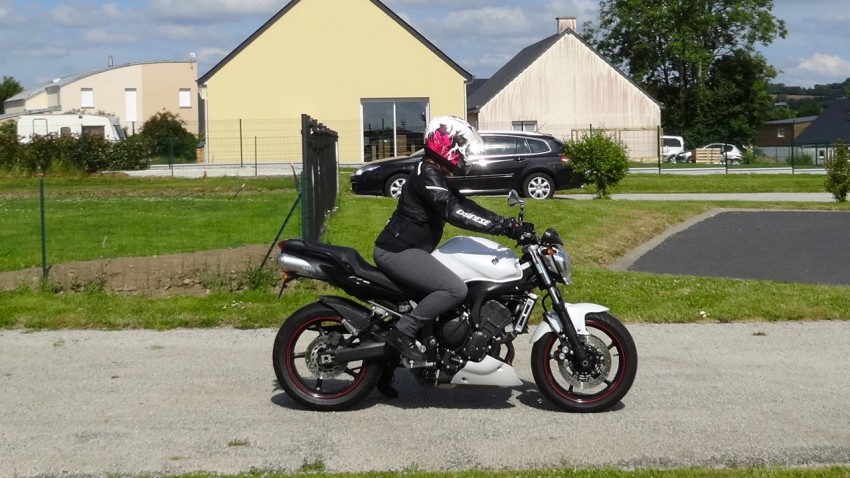 Yamaha FZ6 S2 N de Mamzelle Laura