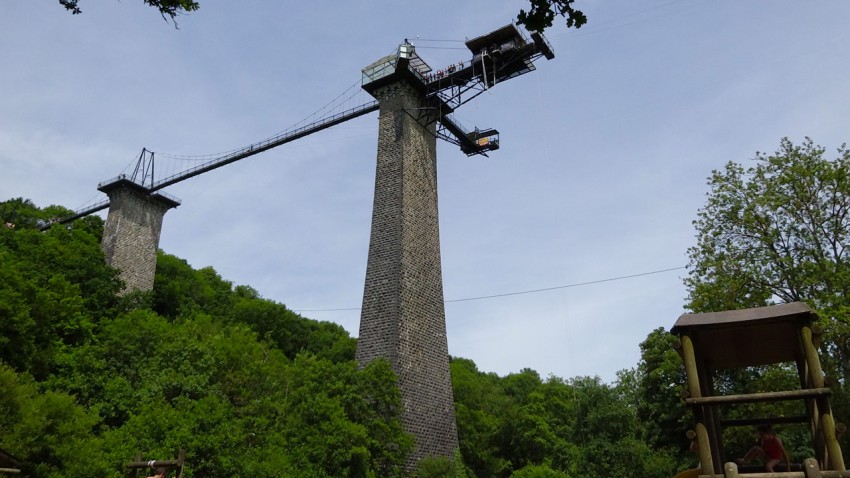 balançoire, tyrolienne, saut à l'élastique à Souleuvre