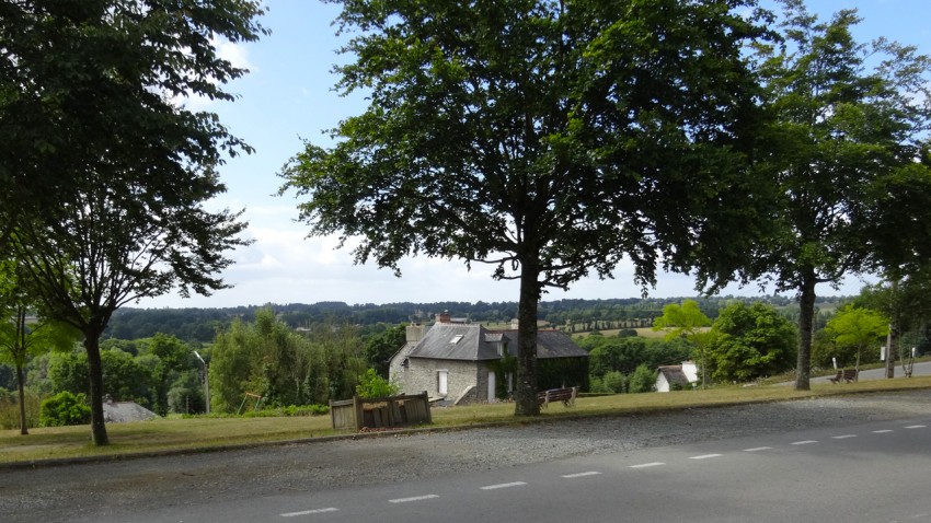 vue panoramique à Montreuil sur ille