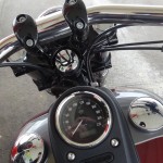 au guidon d'une Harley Davidson