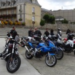 pause motard à l'hôtel de Ville de Dinan