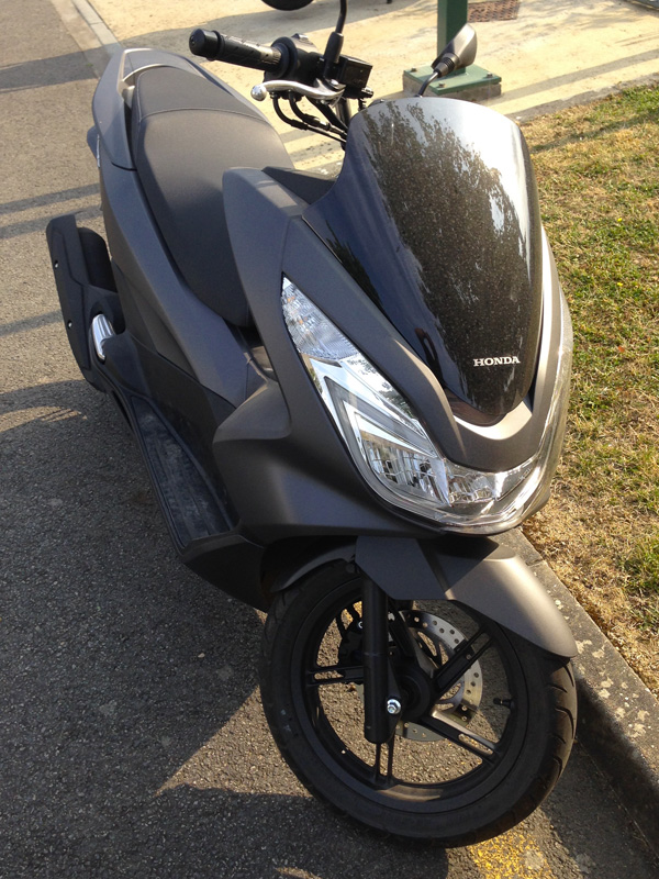 Scooter PCX 125, moins de 2,4 litres au cent