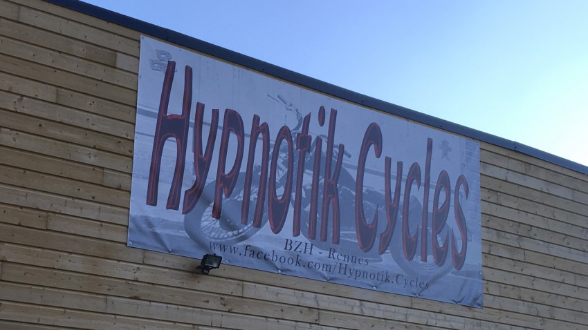 logo hypnotik cycles : gris harley rennes