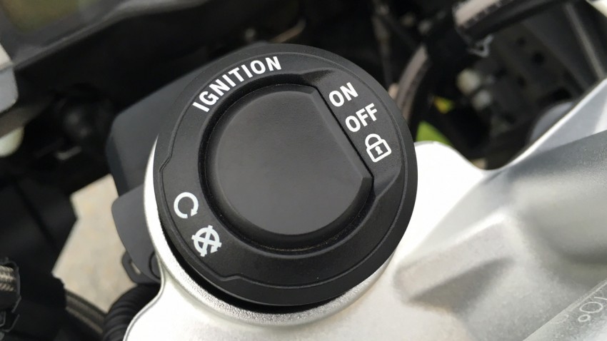 bouton de démarrage de la moto R 1200 GS