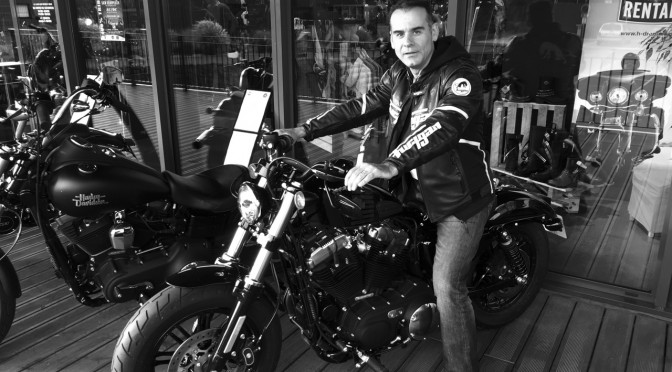 Jean-claude et son Forty Eight Harley Davidson