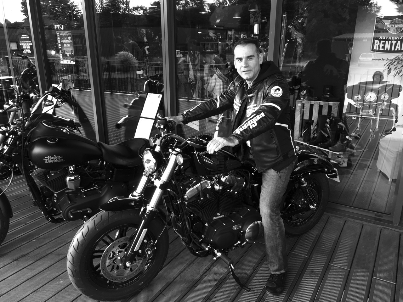 Jean-claude et son Forty Eight Harley Davidson