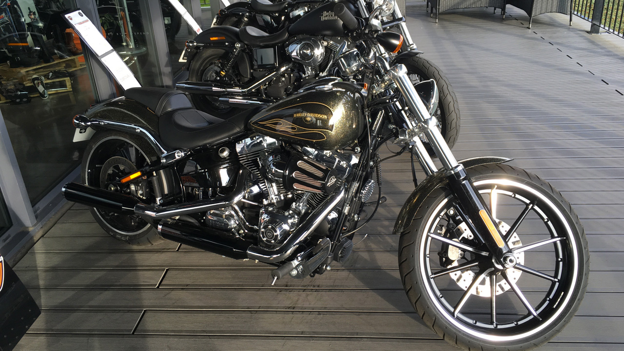 Moto custom Harley Davidson Breakout 2015