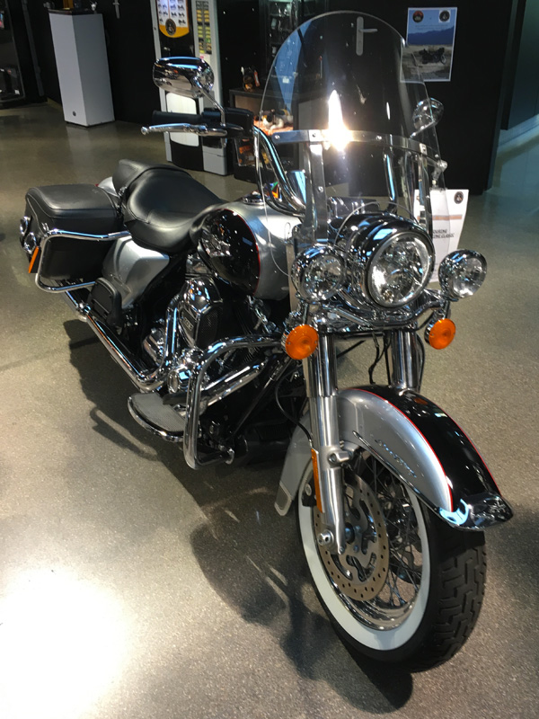 Harley Davidson Roadking 2015 bi color