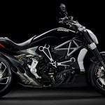 Xdiavel vue côté échappement