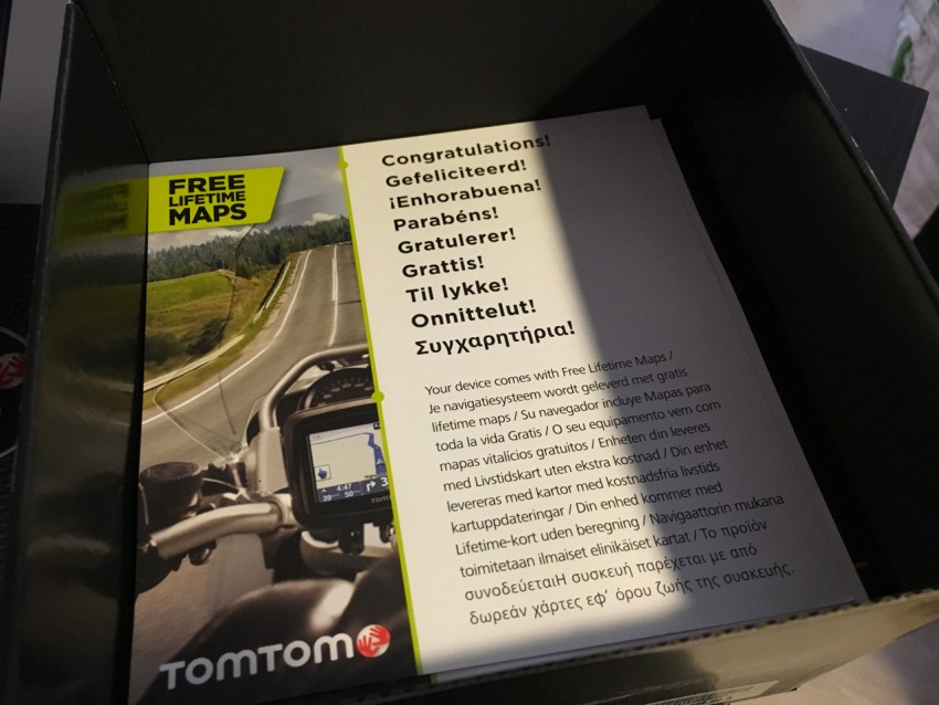ouverture de la boîte du GPS Tomtom Rider
