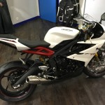 Triumph Daytona 675 R blanche à Rennes