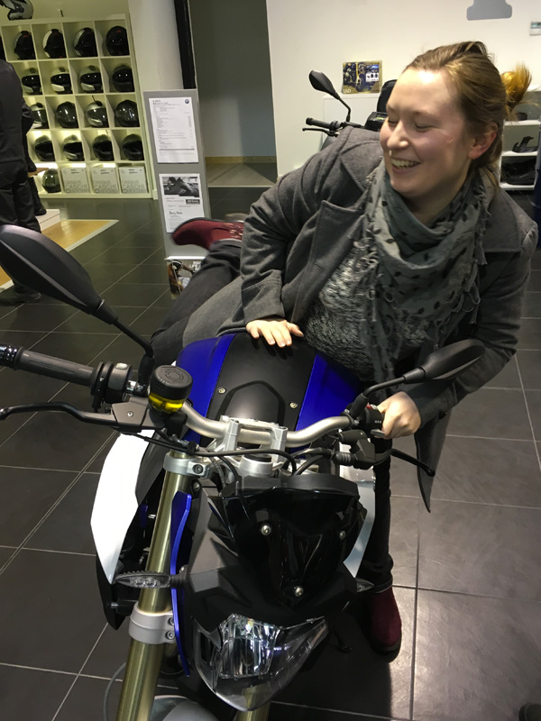 Laura sur la nouvelle F800R