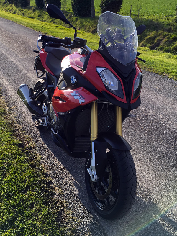 moto bmw S1000XR rouge