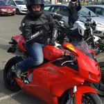 Ben sur sa Ducati 999 rouge