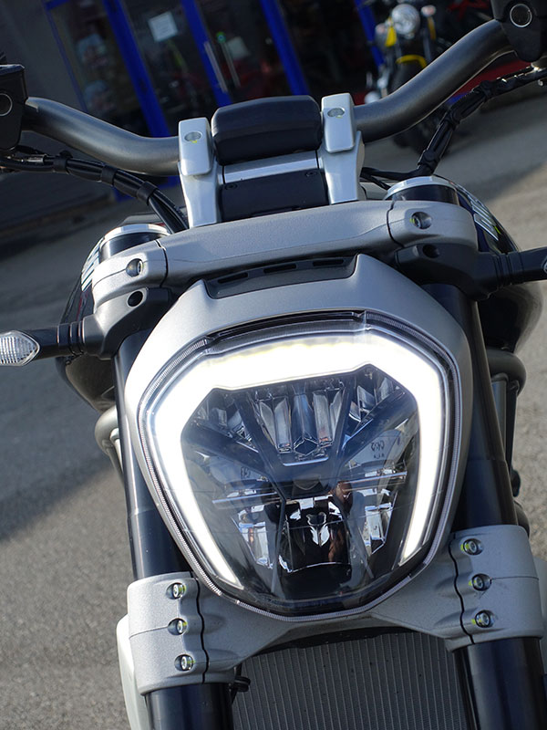 LED pour le feu de jour sur le Xdiavel S