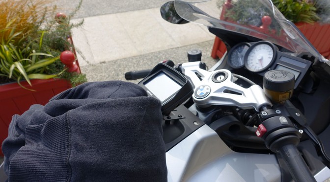 équipement du motard dans les valises du K1300S