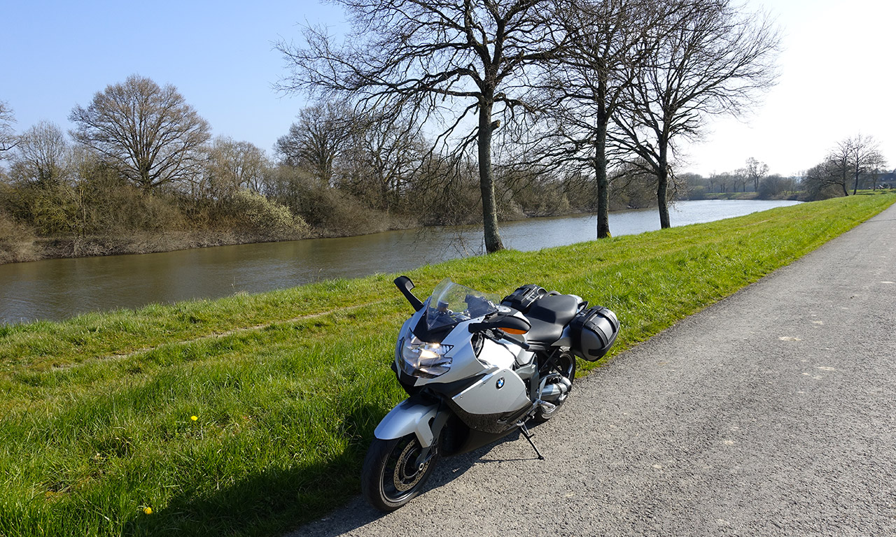 bord de la vilaine à moto