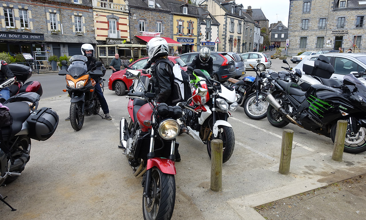 groupe motard à la Gacilly