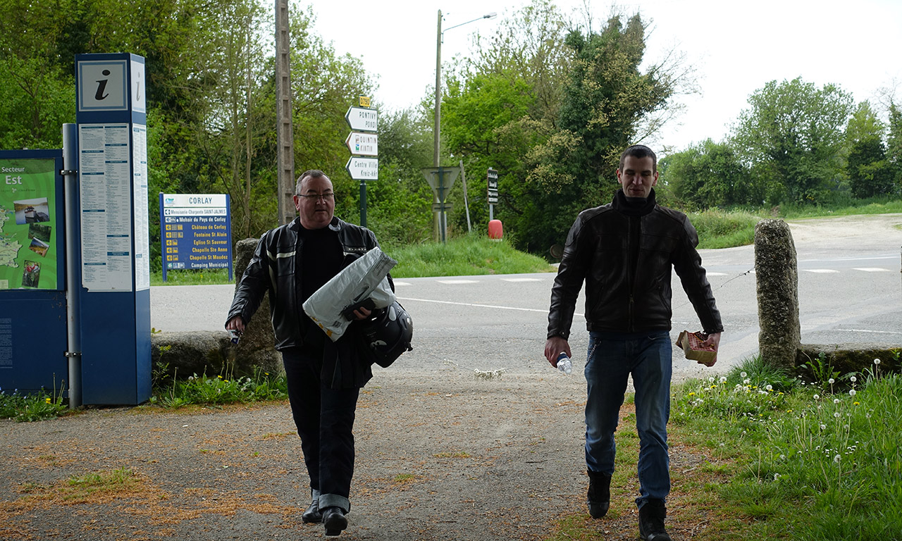 Philippe et Florent au Tour de Bretagne à moto