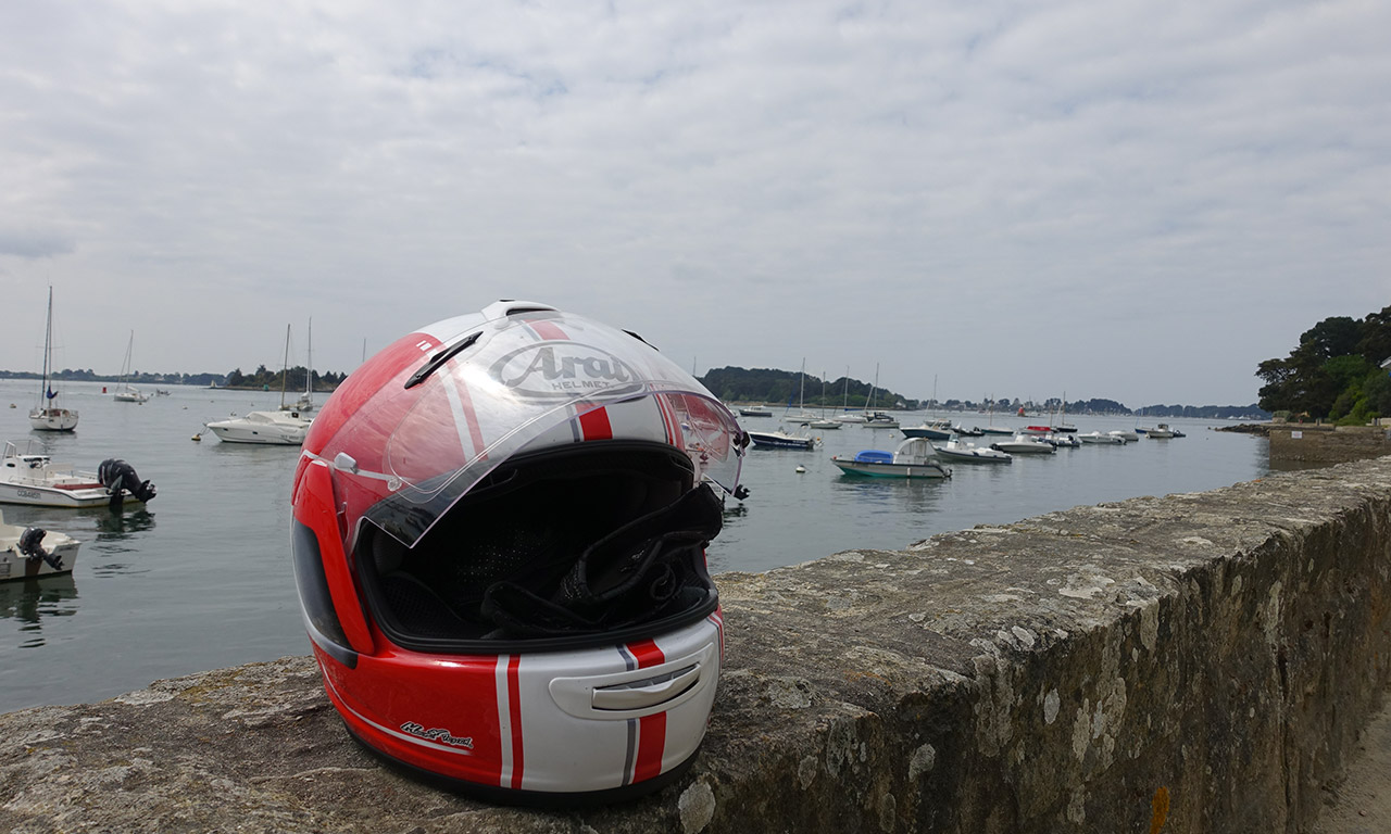 motard en bord de mer