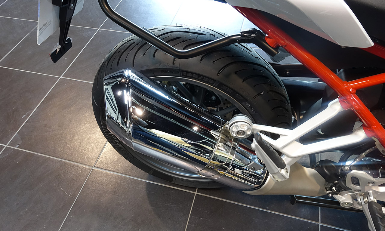 échappement chrome BMW moto