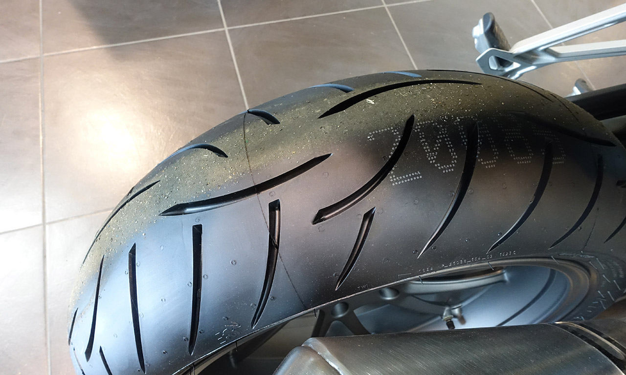 pneu matzeler sur le R1200R BMW