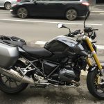 Moto BMW avec valise