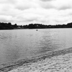 Arnaud au bord du lac du camping des Glomel